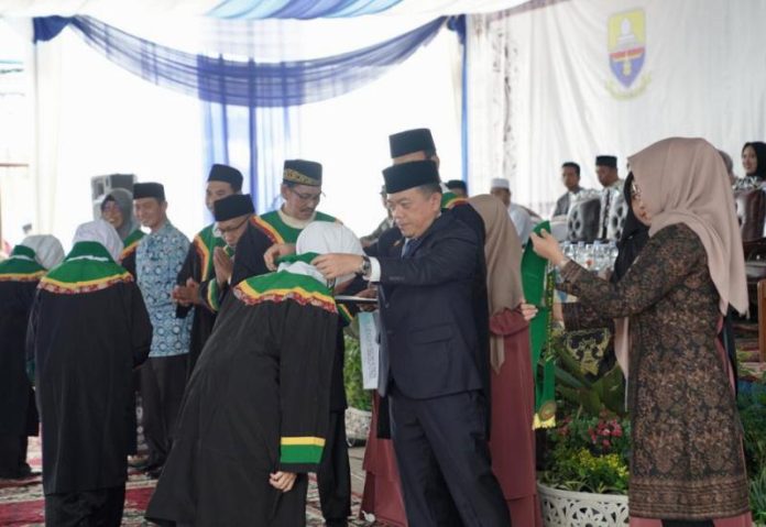 gubernur Jambi_hadiri_wisuda_PKP Al Hidayah_koranpeita.co