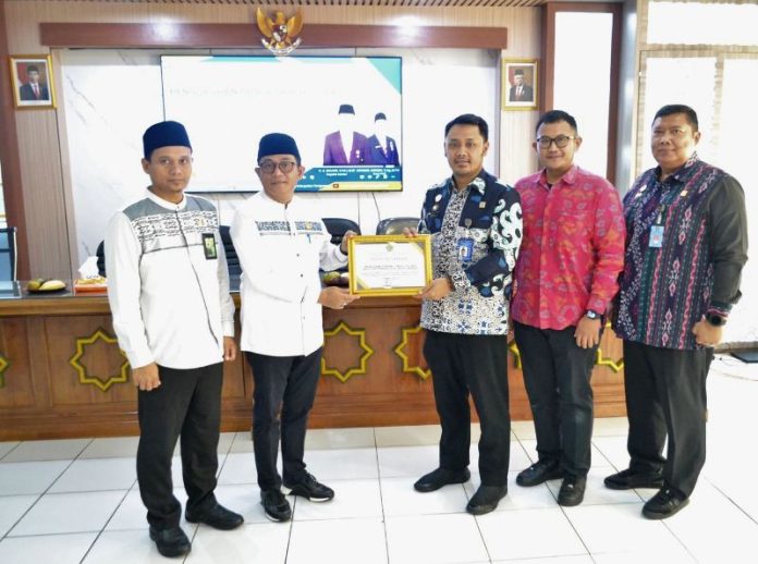 imigrasi tangerang_terima_penghargaan_koranpelita.co