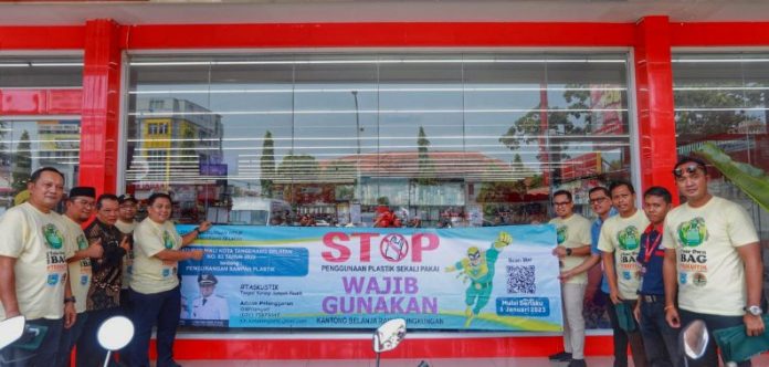larangan plastik_koranpelita.co