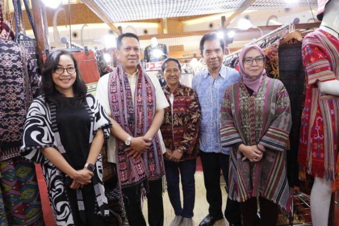 Pj Bupati_buka pameran_koranpelita.co