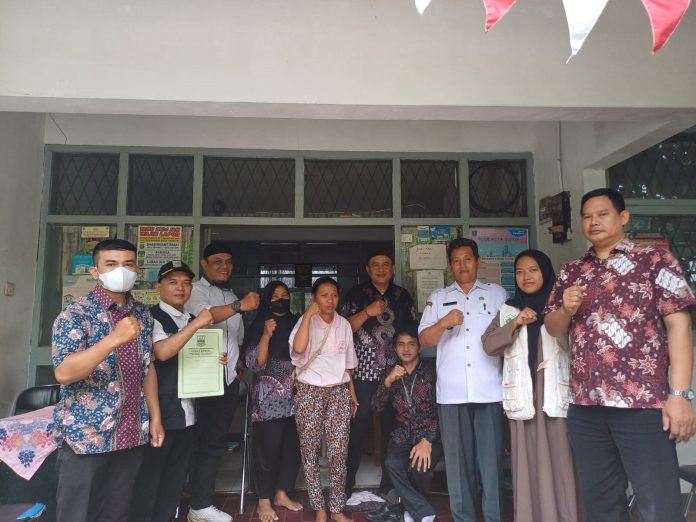 Warga Terlantar di Depok, Kades Ragemanunggal Jemput Pulang