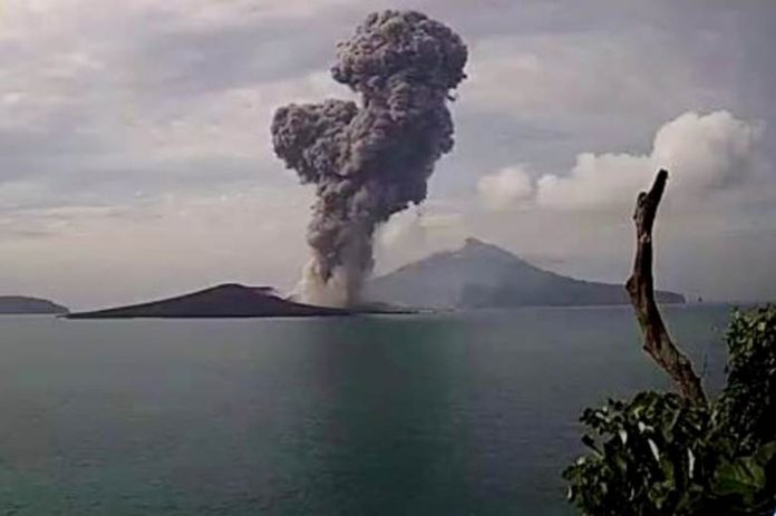 krakatau erupsi_koranpelita.co