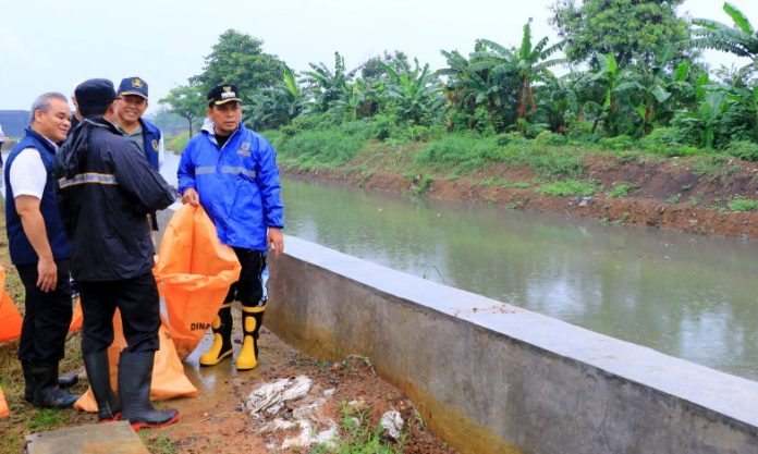 bersih sungai_koranpelita.co