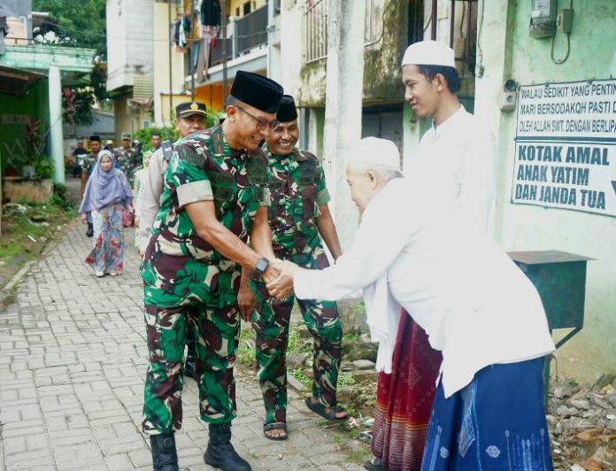 jumat berkah korem_koranpelita.co