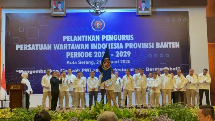 lantik PWI Banten_koranpelita.co