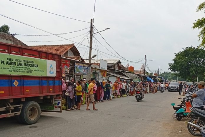 beli gas 3 kg antri_koranpelita.co