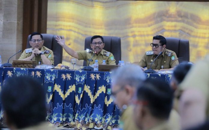 tingkatkan profesional_koranpelita.co