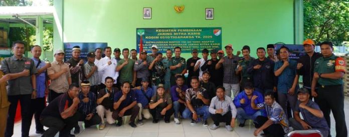 bangun komunikasi_koranpelita.co