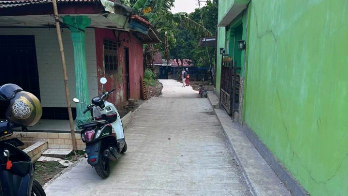 Desa Tamanrahayu Perbaiki Dua Jalan Desa Awal Desember 2025
