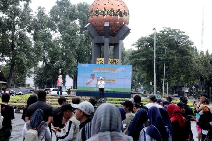 soal sampah_koranpelita.co