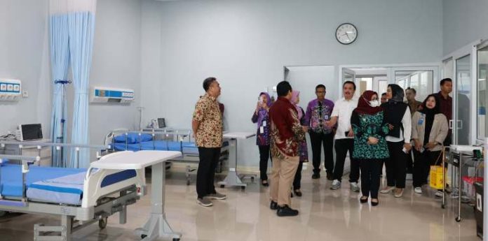 wabub tangerang kunjungi RS_koranpelita.co
