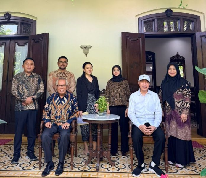 OC kaligis kunjungi kediaman jokowi_koranpelita.co