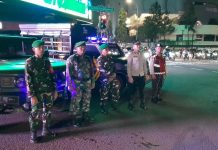 Pastikan Wilayah Aman, Koramil 02/Curug Kodim 0510/Trs Patroli Siskamling