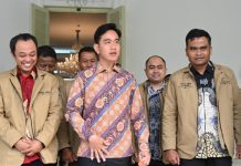 Temui Gibran, IKA BEM Sampaikan Aspirasi soal Minyakita dan Beras Wakil Presiden Gibran Rakabuming Raka menerima jajaran Pengurus Besar IKA BEM Nusantara di Istana Wakil Presiden, Jakarta, untuk mendengarkan berbagai aspirasi masyarakat, termasuk soal kelangkaan Minyakita.