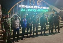 Pastikan Wilayah Kondusif, Koramil 11/Pasar Kemis Gelar Patroli Malam