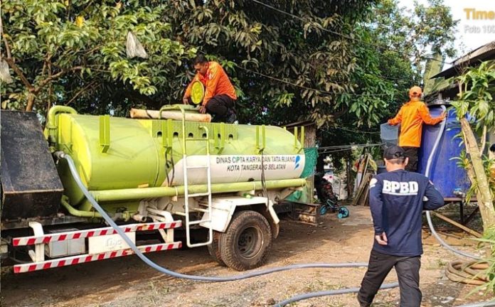 distribusi air bersih_koranpelita.co