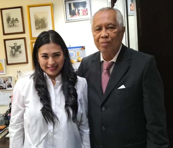 kaligis dan putrinya_koranpelita.co