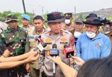 Kapolda Banten Pastikan Penanganan Kebakaran TPA Jatiwaringin Berjalan Optimal