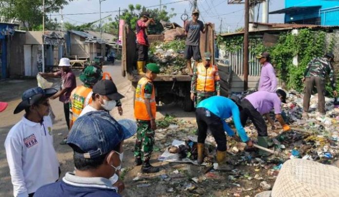 tumpukan sampah_koranpelita.co