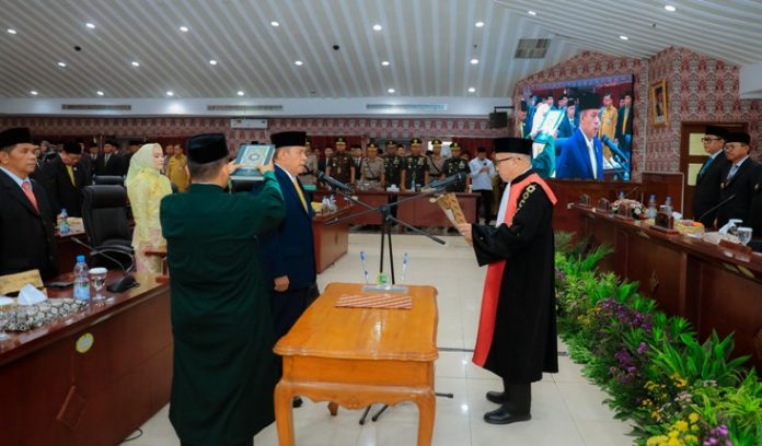 ketua dprd berganti