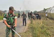 Koramil 03/Legok Gelar Karya Bakti Gerakan Nasional Indonesia Asri di Desa Palasari